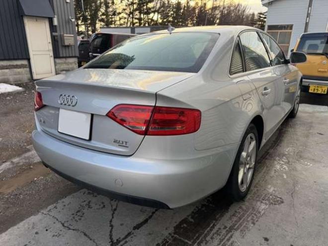 アウディA4 2.0 TFSI クワトロ 4WD　ワンオーナー車　ナビ　TV 正規輸入車 2000