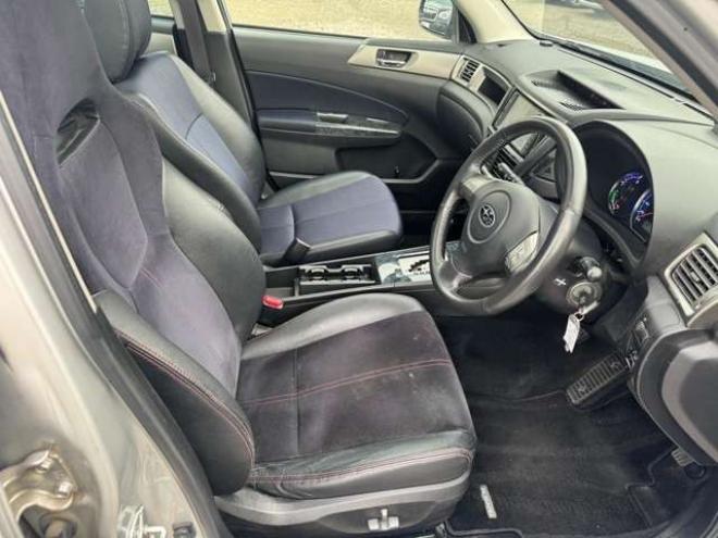 エクシーガ2.0 GT 4WD　パノラマルーフ　ナビ　TV　Bカメラ 2000