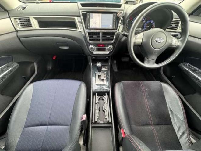 エクシーガ2.0 GT 4WD　パノラマルーフ　ナビ　TV　Bカメラ 2000