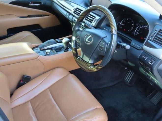 レクサスLS 460 バージョンC Iパッケージ　エンジンスターター・ETC・ステアリングヒーター・シートヒーター・革シート・クルーズコントロール 2WD 4600