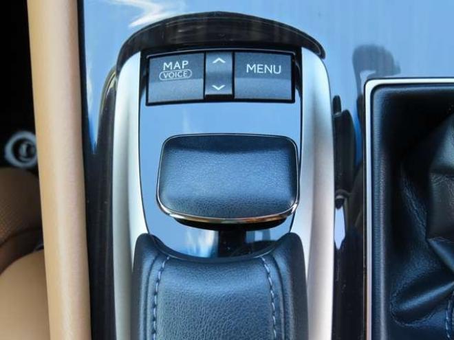 レクサスLS 460 バージョンC Iパッケージ　エンジンスターター・ETC・ステアリングヒーター・シートヒーター・革シート・クルーズコントロール 2WD 4600