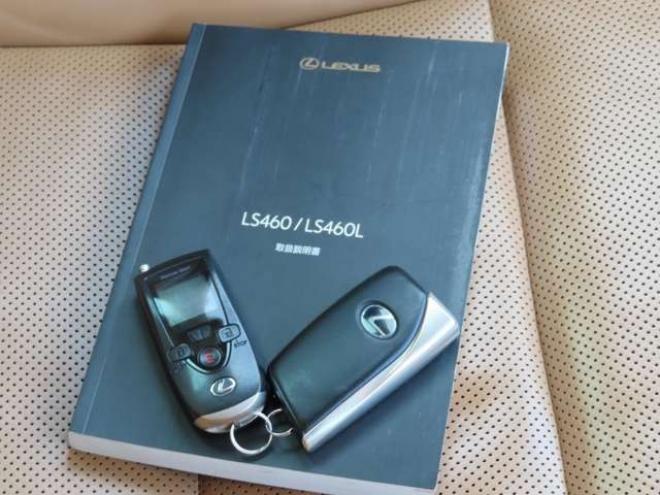 レクサスLS 460 バージョンC Iパッケージ　エンジンスターター・ETC・ステアリングヒーター・シートヒーター・革シート・クルーズコントロール 2WD 4600