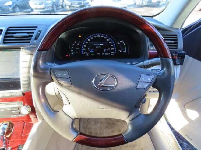 レクサスLSハイブリッド 600h バージョンS Iパッケージ 4WD　 5000