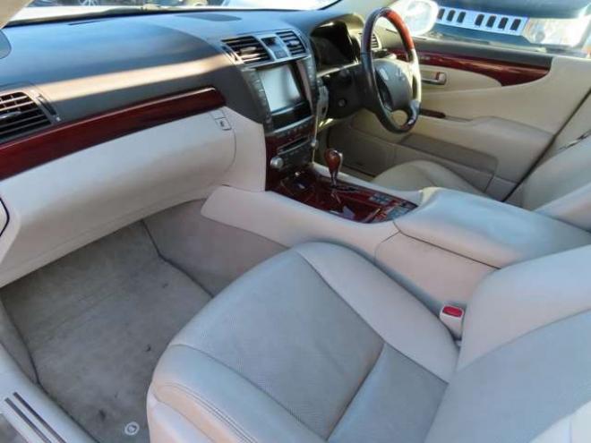 レクサスLSハイブリッド 600h バージョンS Iパッケージ 4WD　 5000