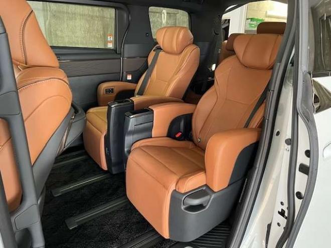 ヴェルファイアハイブリッド 2.5 Zプレミア E-Four 4WD　屋内保管・ワンオーナー・ブラウンレザー 登録済未使用車 2500