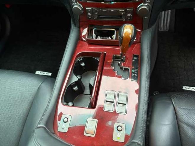 レクサスLS 460 Iパッケージ　 2WD 4600