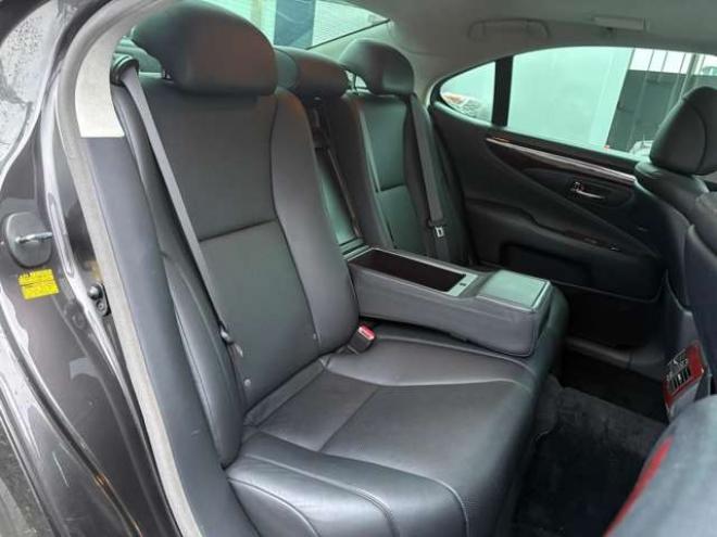 レクサスLS 460 Iパッケージ　 2WD 4600