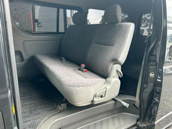 ハイエースバン　４ＷＤ　ＥＴＣ　両側スライドドア　アルミホイール　エアコン　パワーウィンドウ　運転席エアバッグ　助手席エアバッグ　ＣＤ　ＵＳＢ　Ｂｌｕｅｔｏｏｔｈ 4WD 2500(D) 5Dr