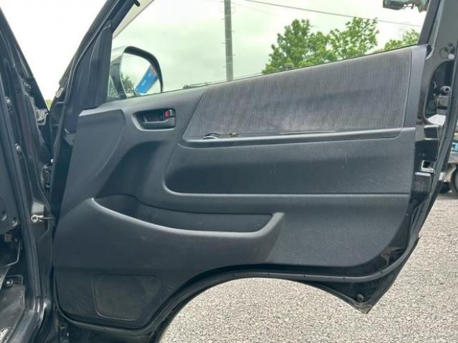 ハイエースバン　スーパーＧＬ　ＥＴＣ　バックカメラ　ナビ　両側スライドドア　ＡＴ　アルミホイール　エアコン　パワーウィンドウ　運転席エアバッグ 4WD 3000(D) 5Dr