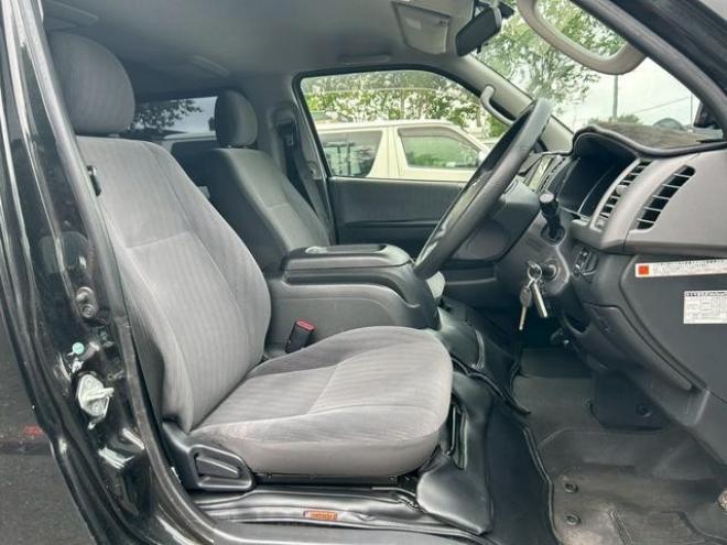 ハイエースバン　スーパーＧＬ　ＥＴＣ　バックカメラ　ナビ　両側スライドドア　ＡＴ　アルミホイール　エアコン　パワーウィンドウ　運転席エアバッグ 4WD 3000(D) 5Dr