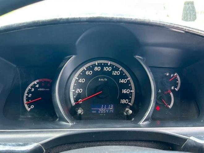 ハイエースバンスーパーＧＬ　ＥＴＣ　バックカメラ　ナビ　ＴＶ　両側スライドドア　ＡＴ　アルミホイール　エアコン　パワーウィンドウ　運転席エアバッグ 4WD 2500(D) 5Dr