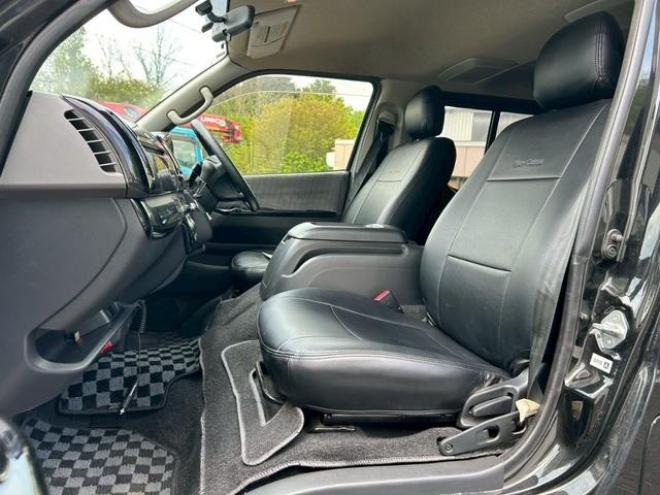 ハイエースバン　スーパーＧＬ　ＥＴＣ　バックカメラ　ナビ　両側スライドドア　ＡＴ　アルミホイール　エアコン　パワーウィンドウ　運転席エアバッグ 4WD 3000(D) 5Dr