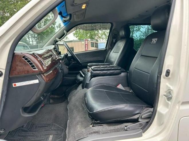 ハイエースバン　４ＷＤ　バックカメラ　ナビ　両側スライドドア　パワーウィンドウ　運転席エアバッグ 4WD 3000(D) 5Dr