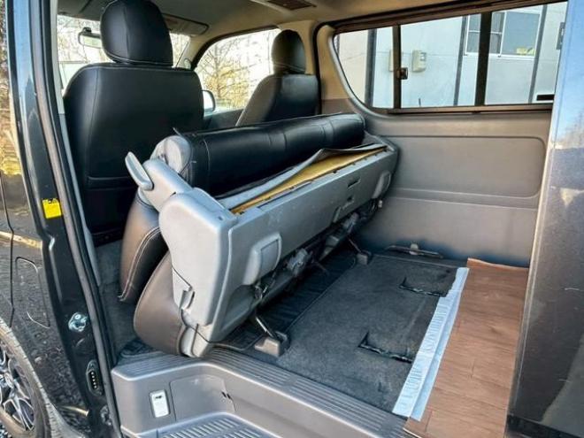 ハイエースバン　４ＷＤ　バックカメラ　ナビ　ＴＶ　衝突被害軽減システム　両側スライドドア　オートライト　電動格納ミラー　ＡＴ　ＣＤ　ＵＳＢ　エアコン　パワーウィンドウ　運転席エアバッグ 4WD 2500(D) 5Dr