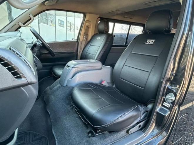 ハイエースバン　４ＷＤ　バックカメラ　ナビ　ＴＶ　衝突被害軽減システム　両側スライドドア　オートライト　電動格納ミラー　ＡＴ　ＣＤ　ＵＳＢ　エアコン　パワーウィンドウ　運転席エアバッグ 4WD 2500(D) 5Dr