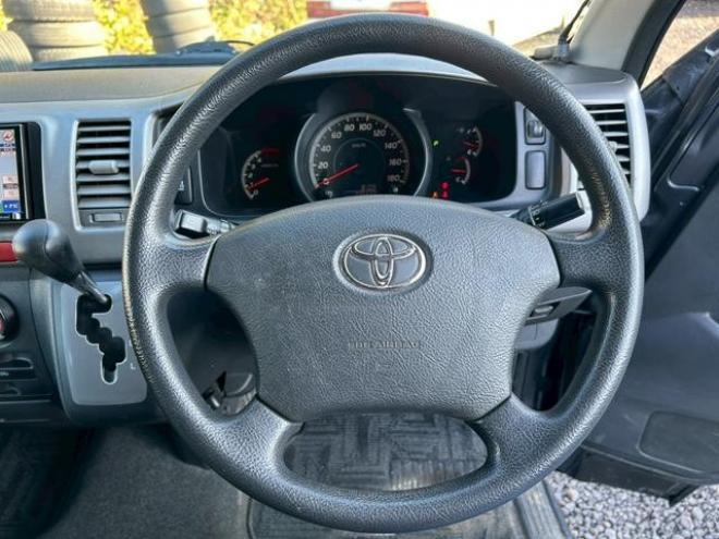 ハイエースバン　４ＷＤ　バックカメラ　ナビ　ＴＶ　衝突被害軽減システム　両側スライドドア　オートライト　電動格納ミラー　ＡＴ　ＣＤ　ＵＳＢ　エアコン　パワーウィンドウ　運転席エアバッグ 4WD 2500(D) 5Dr