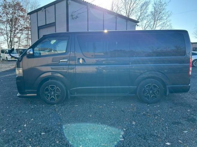 ハイエースバン　４ＷＤ　バックカメラ　ナビ　ＴＶ　衝突被害軽減システム　両側スライドドア　オートライト　電動格納ミラー　ＡＴ　ＣＤ　ＵＳＢ　エアコン　パワーウィンドウ　運転席エアバッグ 4WD 2500(D) 5Dr