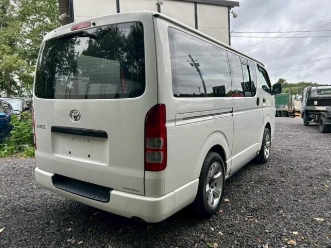 ハイエースバン　４ＷＤ　ＥＴＣ　ナビ　両側スライドドア　ＡＴ　ミュージックプレイヤー接続可　エアコン　運転席エアバッグ 4WD 3000(D) 5Dr