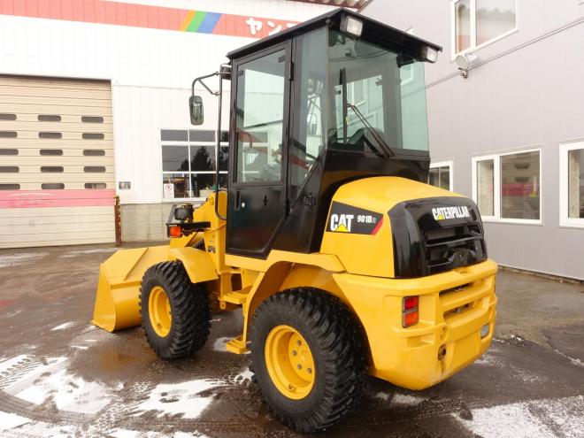ホイールローダCAT 901B2  バケット容量0.4m3