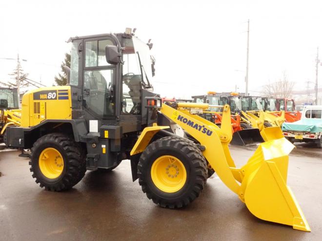 ホイールローダコマツ WA80-8　バケット容量0.9m3