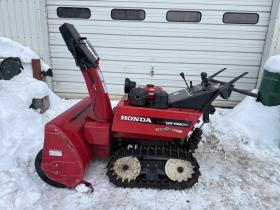 除雪機　ホンダ HS1390Z 13馬力 ローリング付き 