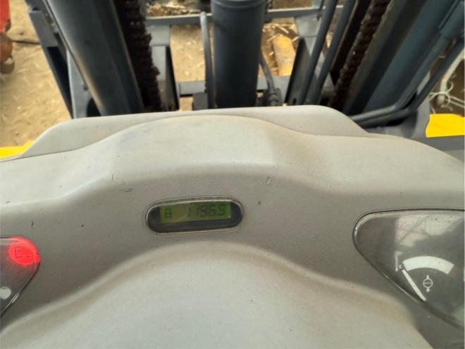 フォークリフトコマツ FD25HW-15 2.5トンディーゼル ヒンジ付き ダブルタイヤ