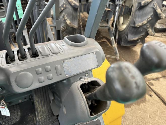 フォークリフトコマツ FD25HW-15 2.5トンディーゼル ヒンジ付き ダブルタイヤ