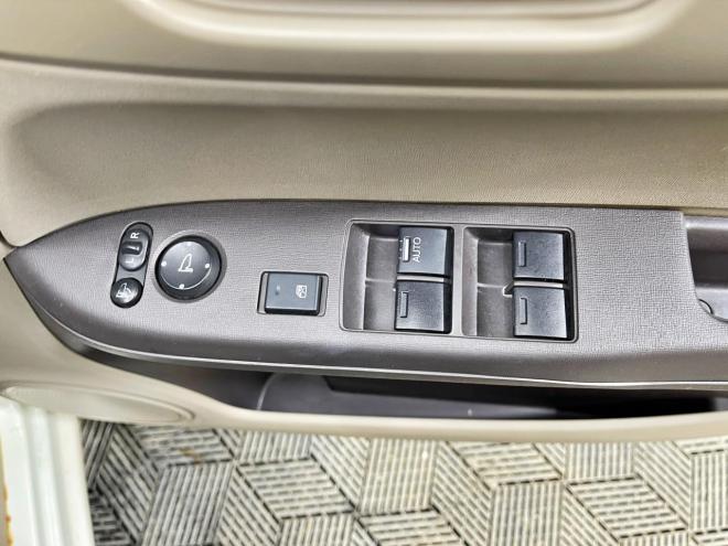 N-ONE660G Lパッケージ 4WD 5年保証 スマキー ETC 夏冬タイヤ 寒冷地仕様 禁煙 車検整備2年付 修復歴無