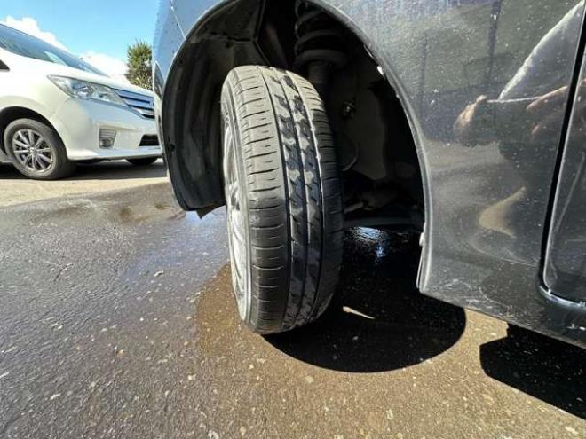 デイズX Vセレクション 4WD　SDナビ　Bluetooth　ワンセグTV　アイドリングストップ　シートヒーター　バックモニター　アランドビューモニター　横滑り防止装置　衝突軽減ブレーキ　社外アルミホイール夏 660