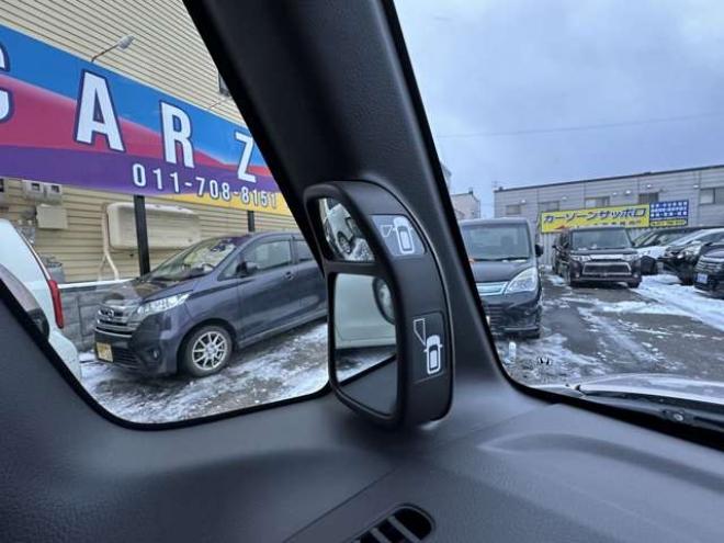 N-BOXカスタムG Lパッケージ 4WD　左側パワースライドドア　SDナビ　　バックモニター　社外アルミホイール冬　社外アルミホイール夏　プッシュスタート　キーレスキー 660