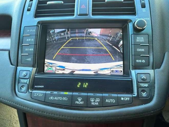クラウンロイヤル 3.0 ロイヤルサルーン i-Four 4WD　フルセグTV　ナビ　バックモニター　ETC　クルーズコントロール　パワーシート 3000