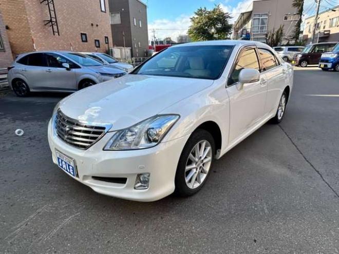 クラウンロイヤル 3.0 ロイヤルサルーン i-Four 4WD　フルセグTV　ナビ　バックモニター　ETC　クルーズコントロール　パワーシート 3000