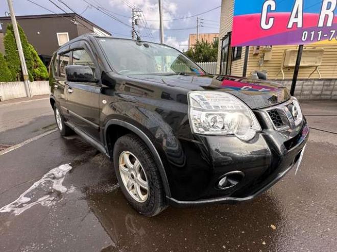 エクストレイル2.0 20X 4WD　純正アルミホイール夏　SDナビ　ETC　前後シートヒーター　ヒルディセントコントロール　4WD切り替スイッチ　社外アルミホイール冬　バックモニター　インテリキー 2000