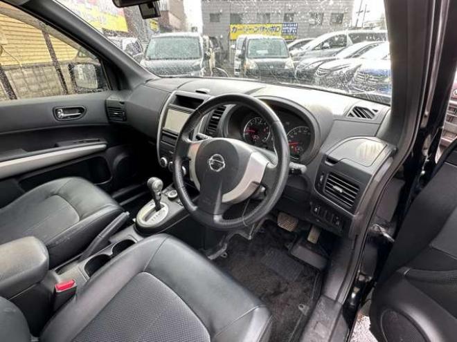 エクストレイル2.0 20X 4WD　純正アルミホイール夏　SDナビ　ETC　前後シートヒーター　ヒルディセントコントロール　4WD切り替スイッチ　社外アルミホイール冬　バックモニター　インテリキー 2000