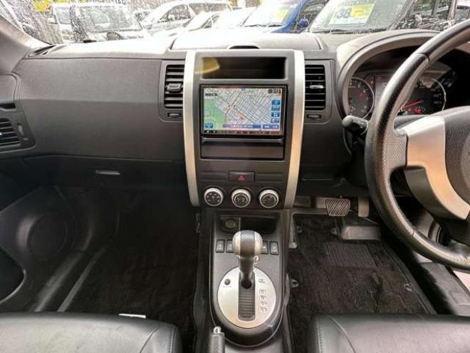 エクストレイル2.0 20X 4WD　純正アルミホイール夏　SDナビ　ETC　前後シートヒーター　ヒルディセントコントロール　4WD切り替スイッチ　社外アルミホイール冬　バックモニター　インテリキー 2000