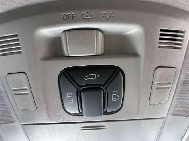 ヴェルファイア2.4 Z プラチナセレクション 4WD　両側パワースライドドア　パワーバックドア　スマートキーETC　ナビ　Bluetooth　地デジ　純正18インチアルミホイール夏　横滑り防止装置　コーナーセンサー　プッシュスタート 2400