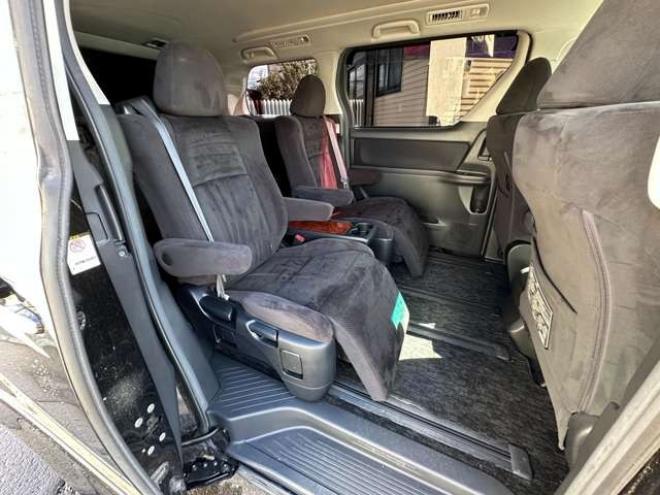 ヴェルファイア2.4 Z プラチナセレクション 4WD　両側パワースライドドア　パワーバックドア　スマートキーETC　ナビ　Bluetooth　地デジ　純正18インチアルミホイール夏　横滑り防止装置　コーナーセンサー　プッシュスタート 2400