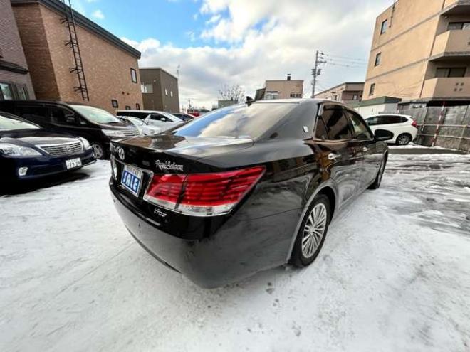 クラウンロイヤル 2.5 ロイヤル i-Four 4WD　ナビバックモニターフルセグTV　エンジンスターター　夏冬タイヤ付き　クルーズコントロール 2500