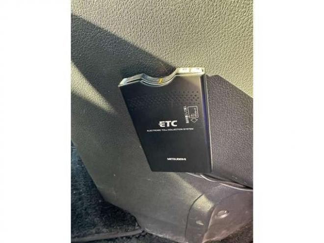 ヴェルファイア2.4 Z プラチナセレクションII タイプゴールド 4WD　両側パワースライドドア　Bluetooth　ALPINEフリップダウンモニター　イクリプスナビ　パワーバックドア　ETC　社外アルミホイール冬　バックカメラ　横滑り防止装置　コーナセンサー　プッシュスタート 2400