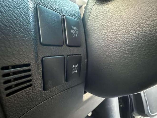 ヴェルファイア2.4 Z プラチナセレクションII タイプゴールド 4WD　両側パワースライドドア　ナビ　ワンセグ　プッシュスタート　横滑り防止装置　コーナーセンサー　パワーバックドア　純正18インチアルミホイール夏　社外アルミホイール冬　バックモニター 2400