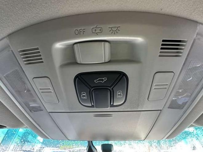 ヴェルファイア2.4 Z プラチナセレクションII タイプゴールド 4WD　両側パワースライドドア　ナビ　ワンセグ　プッシュスタート　横滑り防止装置　コーナーセンサー　パワーバックドア　純正18インチアルミホイール夏　社外アルミホイール冬　バックモニター 2400