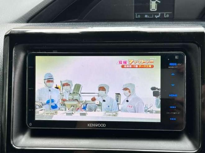 ヴォクシー2.0 X 4WD　電動スライドドア　冬タイヤセット　ドラレコ　アクセル踏み間違い防止装置 ナビTVバックモニター 2000