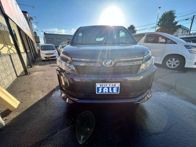 ヴォクシー2.0 X 4WD　電動スライドドア　冬タイヤセット　ドラレコ　アクセル踏み間違い防止装置 ナビTVバックモニター 2000