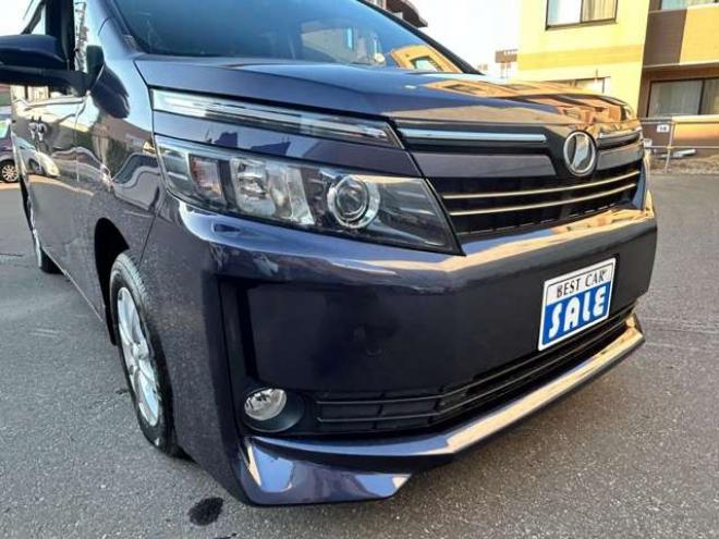 ヴォクシー2.0 X 4WD　電動スライドドア　冬タイヤセット　ドラレコ　アクセル踏み間違い防止装置 ナビTVバックモニター 2000