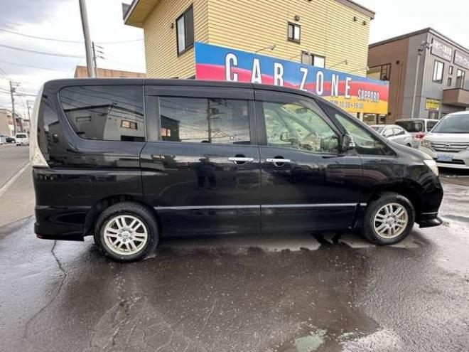 セレナ2.0 ハイウェイスター Vセレクション 4WD　両側ワンタッチオートスライドドア　ETC 2000