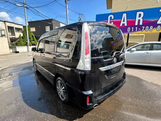 セレナ2.0 ライダー ブラックライン 4WD　 2000