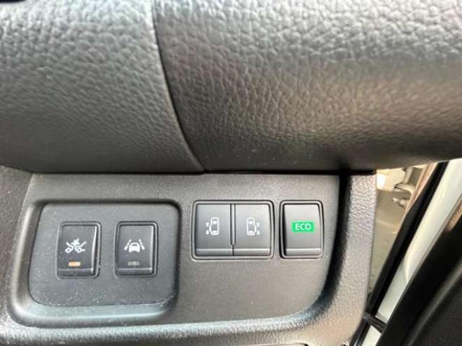 セレナ2.0 ハイウェイスター Vセレクション+SafetyII 4WD　 2000