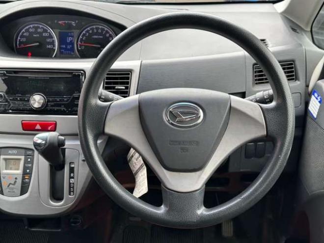 ムーヴカスタム X 4WD　社外CDオーディオ　純正アルミホイール夏　プッシュスタート　キーレスキー 660