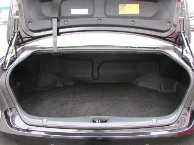 マジェスタ2.5 Four 4WD　プリクラッシュセーフティー/純正ナビ/フルセグTV/バックカメラ/LEDヘッドライト/ビルトインETC/全席シートヒーター/パワーシート/グリップヒーター/レーダークルーズコントロール 2500