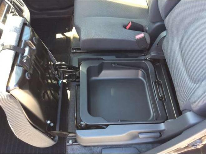 ワゴンRFX 4WD　キーレス　オートエアコン　シートヒーター　ミラーヒーター　アイドリングストップ　助手席シートアンダーボックス　電動格納ミラー　ETC　純正オーディオプレーヤー　CD　FM/AM　AUX 660